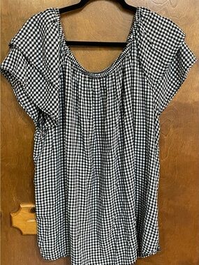 Terra sky Black & White top